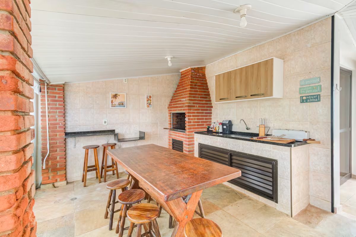 Casa triplex de 230m², poucos metros da praia Enseada em Enseada, Guarujá — foto 2